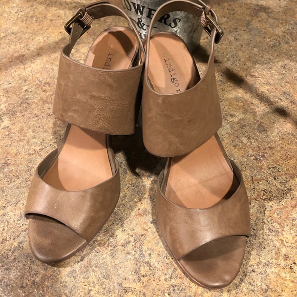 Women’s heeled Sandals - Picture 2 of 3